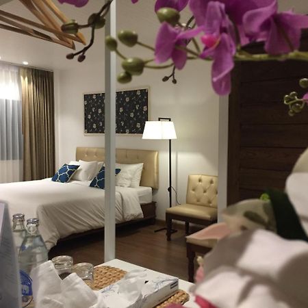 Phetcharat Grand Hotel Maesot Mae Sot Exterior foto