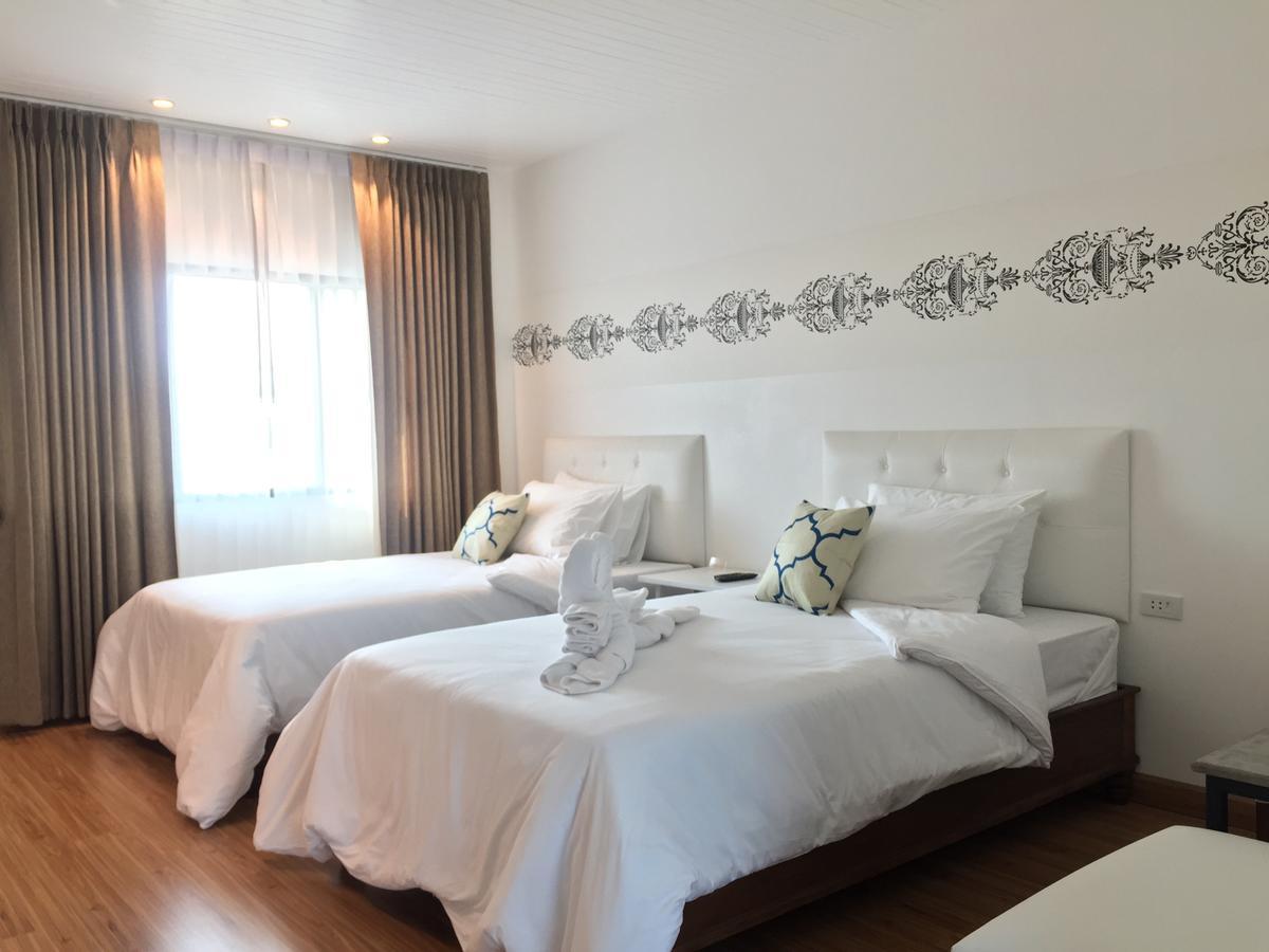 Phetcharat Grand Hotel Maesot Mae Sot Exterior foto