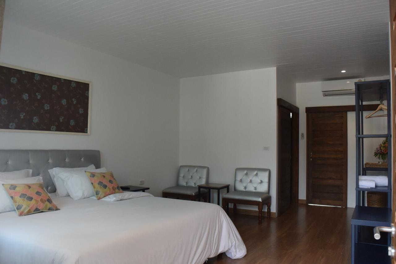 Phetcharat Grand Hotel Maesot Mae Sot Exterior foto