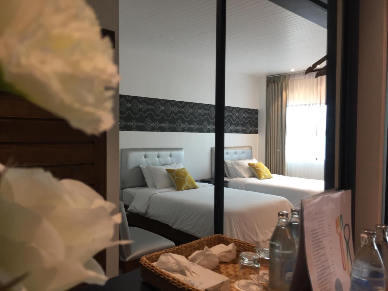 Phetcharat Grand Hotel Maesot Mae Sot Exterior foto